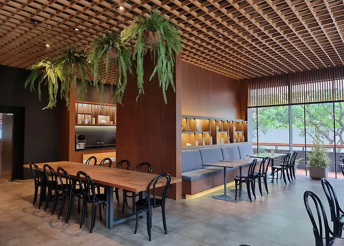 Urbana Langsuan 5*