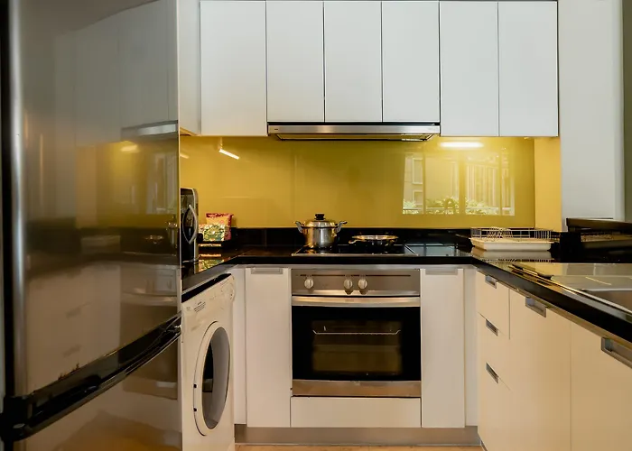 Urbana Langsuan 5*